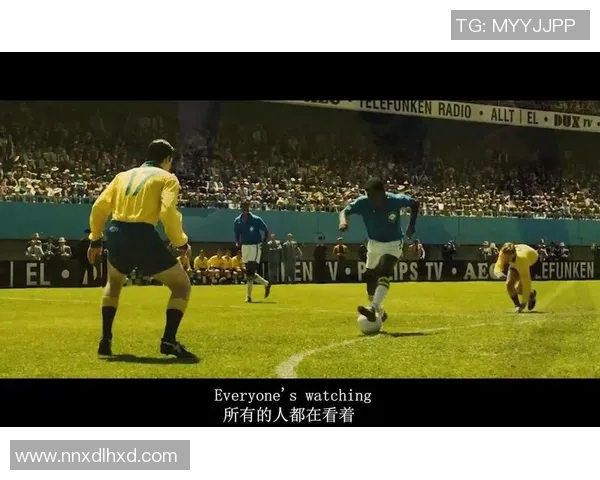 史上最强大的足球明星背后的传奇故事与辉煌成就解析